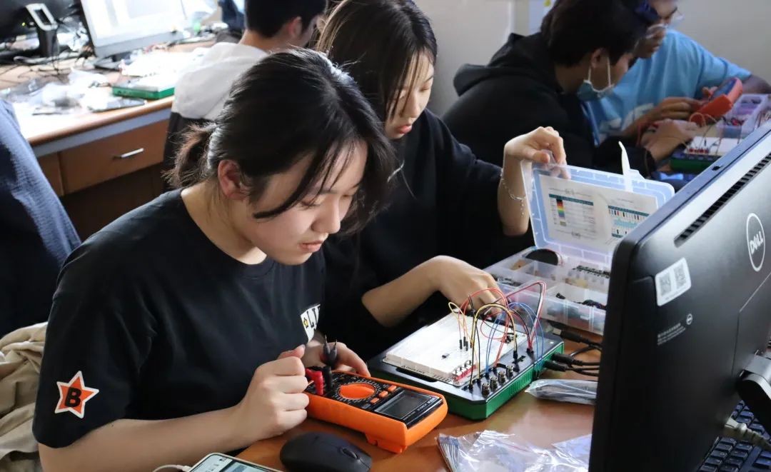 外教口语德语班_德语 外教 一对一 费用_外教费用德语怎么说