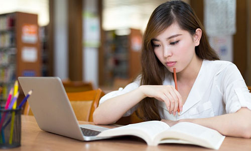 关于商务助理班的班旗的图片_商务英语班_学而思英语敏学班博学班